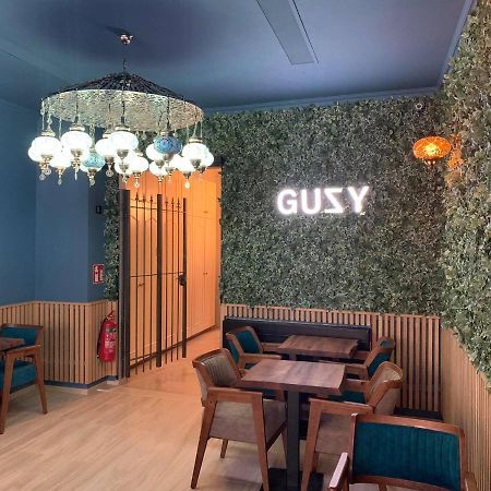 Hotel Guzy 利尔 外观 照片